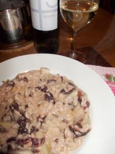 469632_412134725464518_1377165773_o